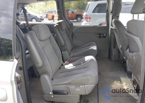 2005 Dodge Grand Caravan Sxt z USA, uszkodzony, nr VIN 2D4GP44L75R187999